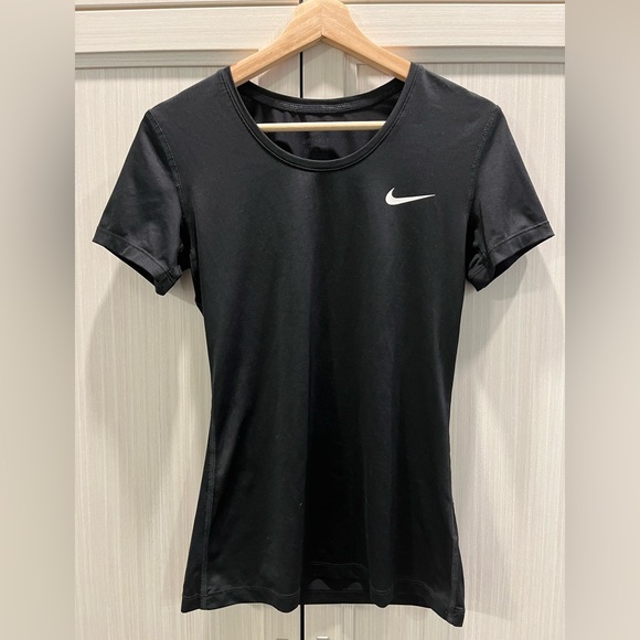 Nike Women’s Legend Dri-Fit T Shirt - Picture 1 of 3